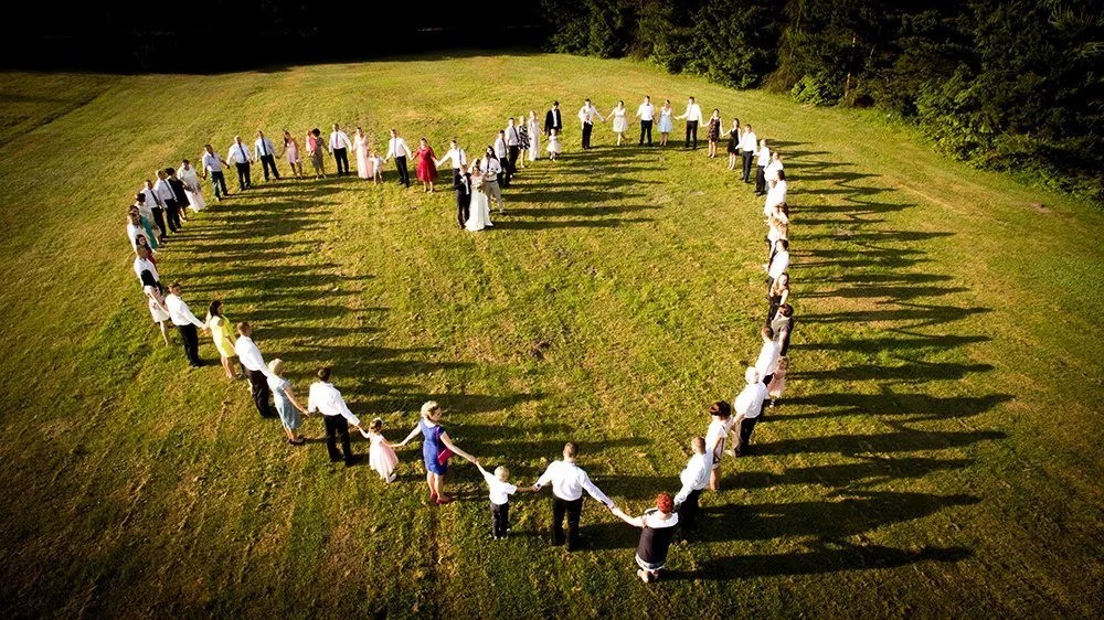 Mariage chateau drone view